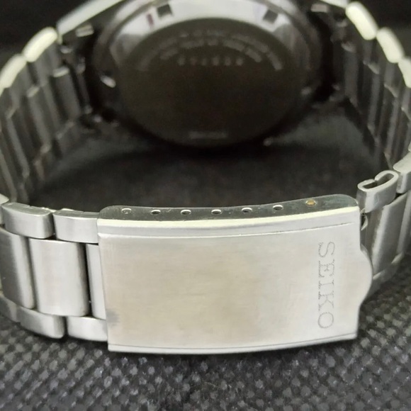 Vintage Automatic 1970s Seiko Mens Watch Red and Gold Face! - Picture 3 of 9